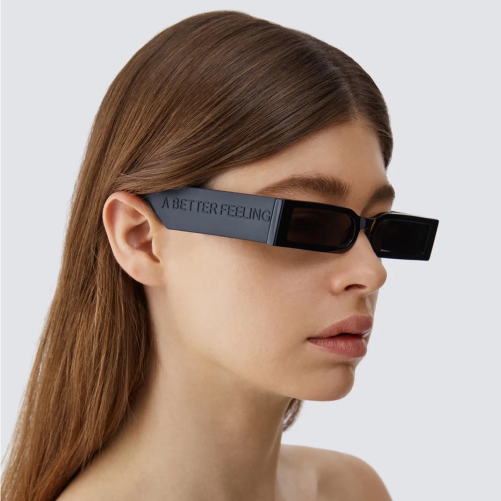 A BETTER FEELING Roscoe Modern Black Rectangle Sunglasses